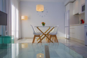 Domus Apartamentos Granada con parking gratuito en pleno centro, Granada